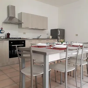 Trieste Appartamento Marone