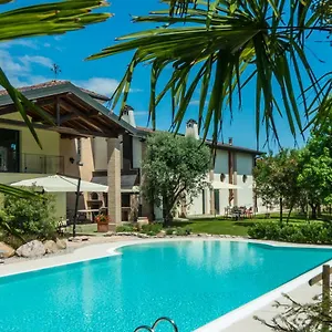 Il Glicine Bianco Alloggio per agriturismo Monzambano